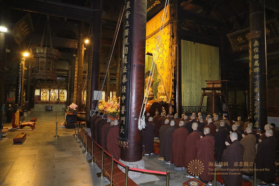 普陀山-普陀山普济禅寺举行抗疫祈福法会