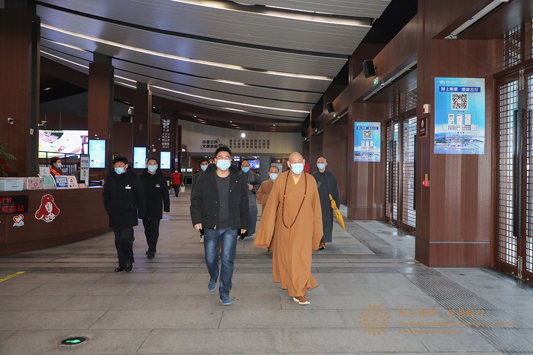普陀山-道慈大和尚一行赴普陀山各相关单位进行新春走访