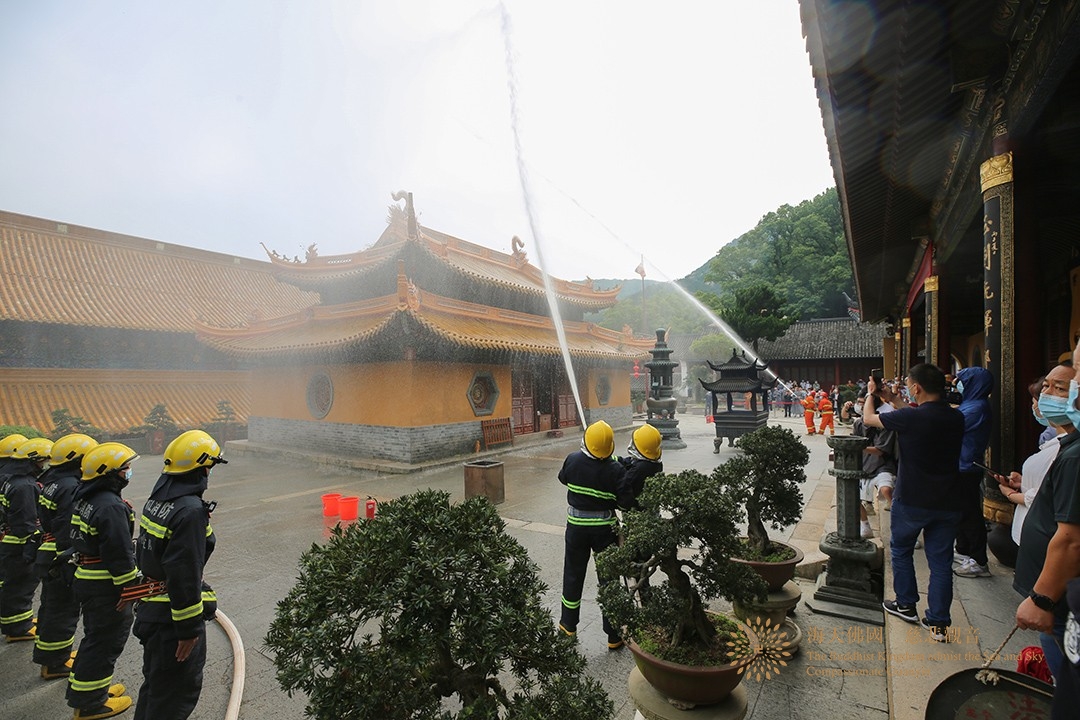 普陀山-普陀山佛协各寺院（单位）参加普朱功能区古建筑（宗教场所）“除险保安”消防安全培训、应急演练