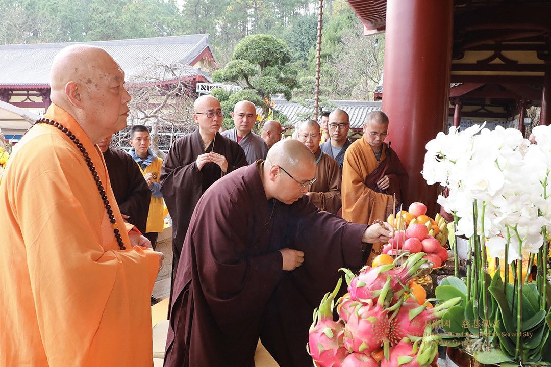 东林寺-会长道慈大和尚一行赴江西庐山东林寺沉痛悼念传印长老