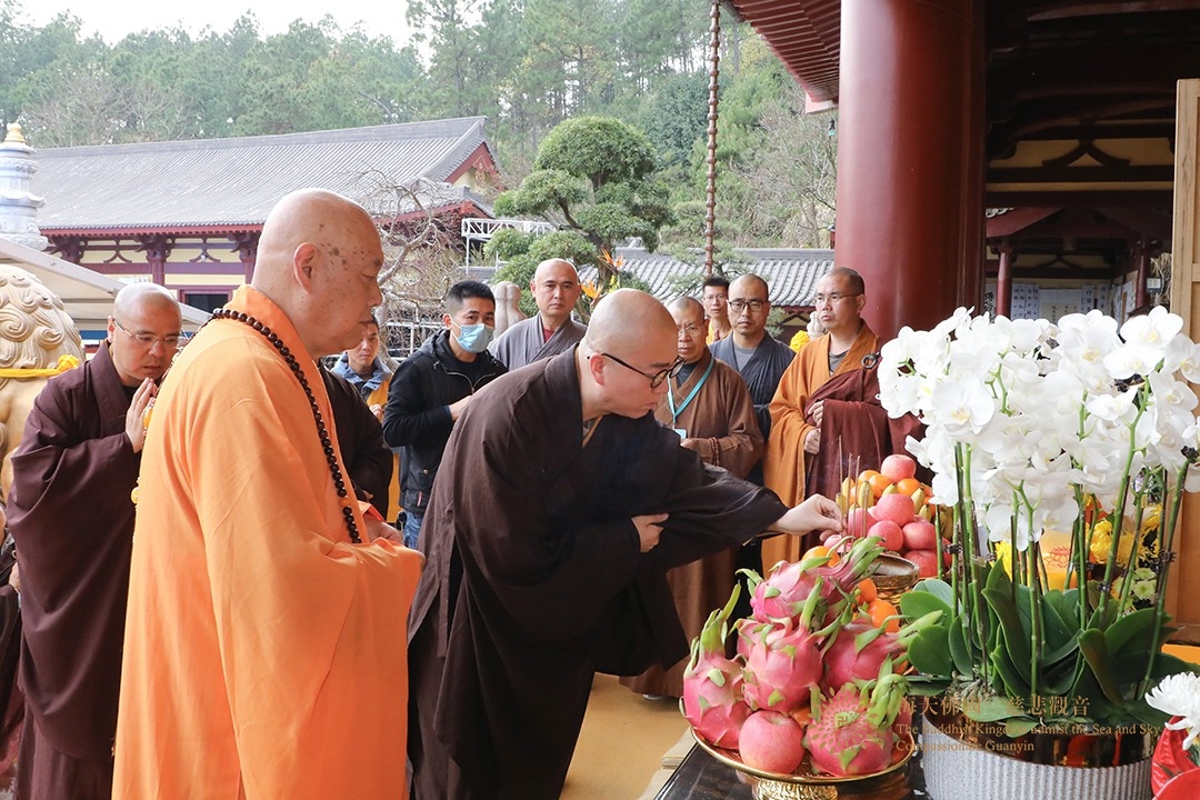 东林寺-会长道慈大和尚一行赴江西庐山东林寺沉痛悼念传印长老