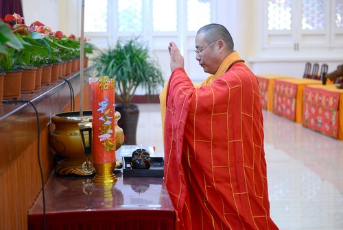 净旻法师于宝陀讲寺作《"法华七喻"解读》佛学专题讲座