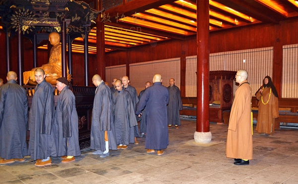 普陀山法雨禅寺举行2015年首届冬季禅七法会