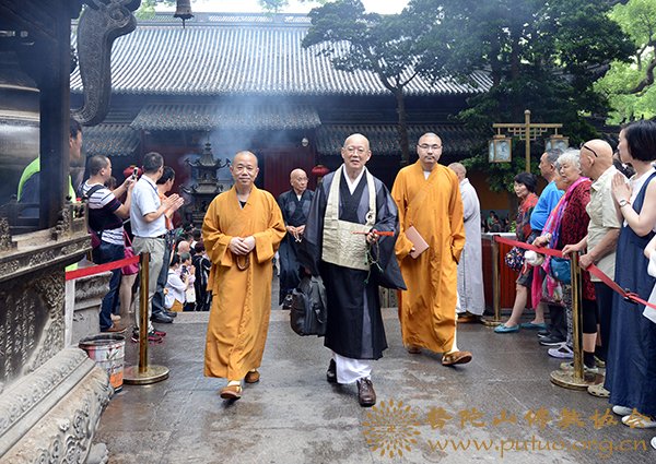 佛教-日本中国观音灵场会山中原浩长老一行参访普陀山