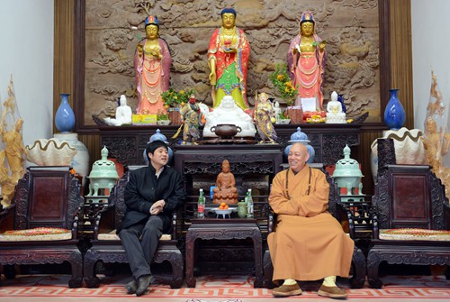 舟山市普陀区区委书记蔡洪一行来山慰问佛协